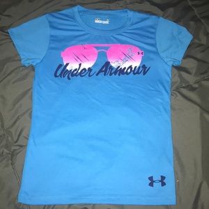 Girls size 6 under armour shirt